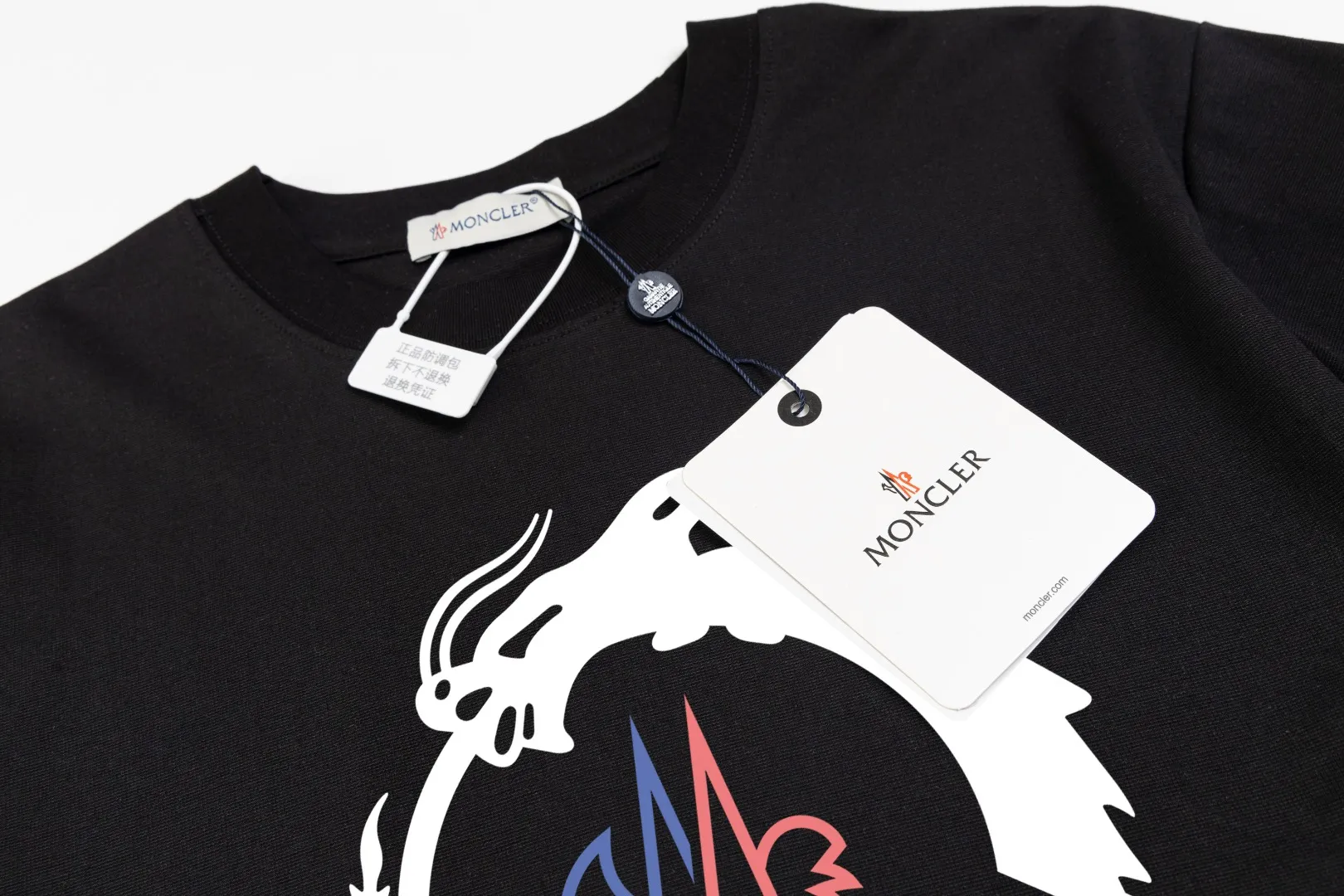 【 MONCLER】 2024 New Arrival Premium LOGO ， Premium ， 230 ， ， ， ！ Same Style ❗️ Same Style， In Stock！ Size：S M L XL XXL ：Black White